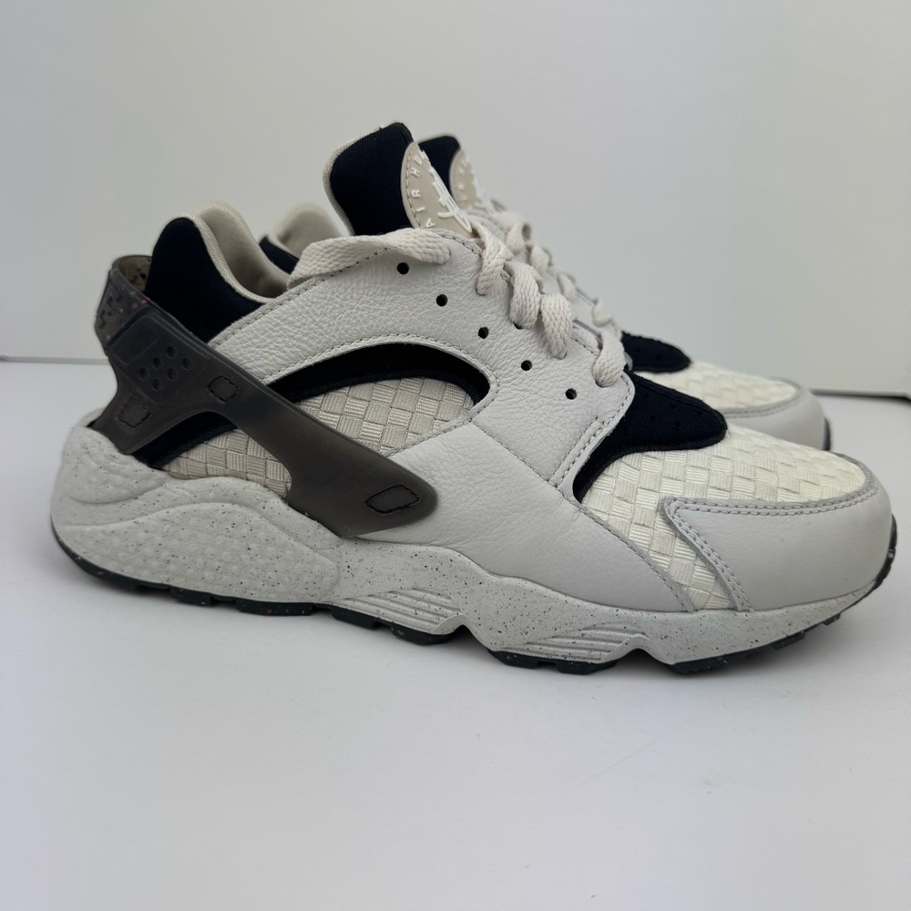 Nike Air Huarache Women’s Size 9.5 Crater Premium Bone Woven checkered textile.